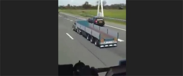 Mini articulated lorry spotted on the road (Video)
