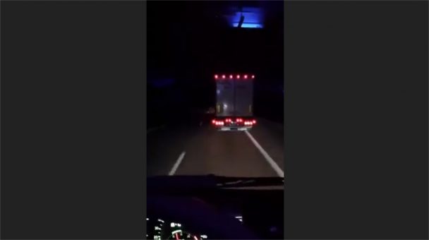 Drivers spending their night time with some fun – watch with sound (Video)