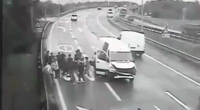 Infinite number of passengers from a crashed van - Pegagu