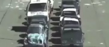 Truck adjustments for driving through traffic - Pegagu