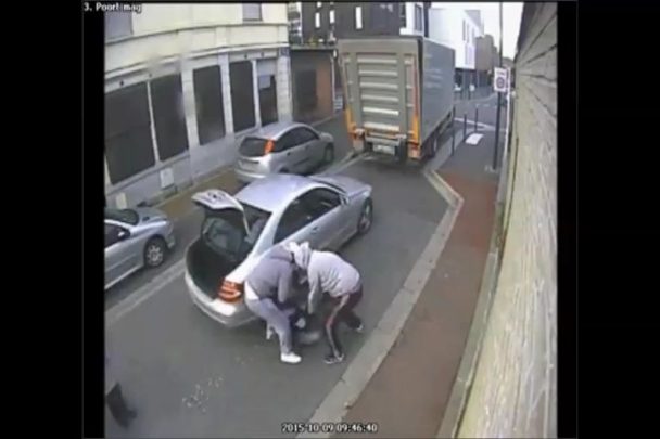 Passerby saves lorry driver from an abduction