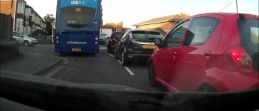 General bad driving in UK (Video)
