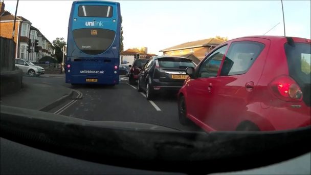 General bad driving in UK (Video)