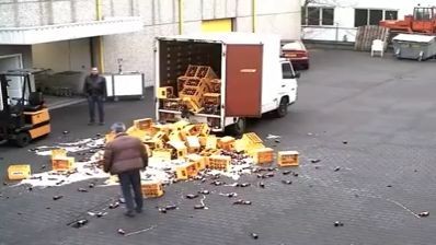 Failed attempt to unload beer ended quicker than expected (Video)
