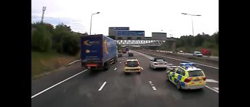 BMW driver blocks police on motorway (Video)