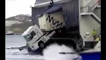 Lorry dangerously hanging on a back of a ferry (Video)