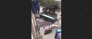 Leaking petrol tanker suddenly lights up (Video)